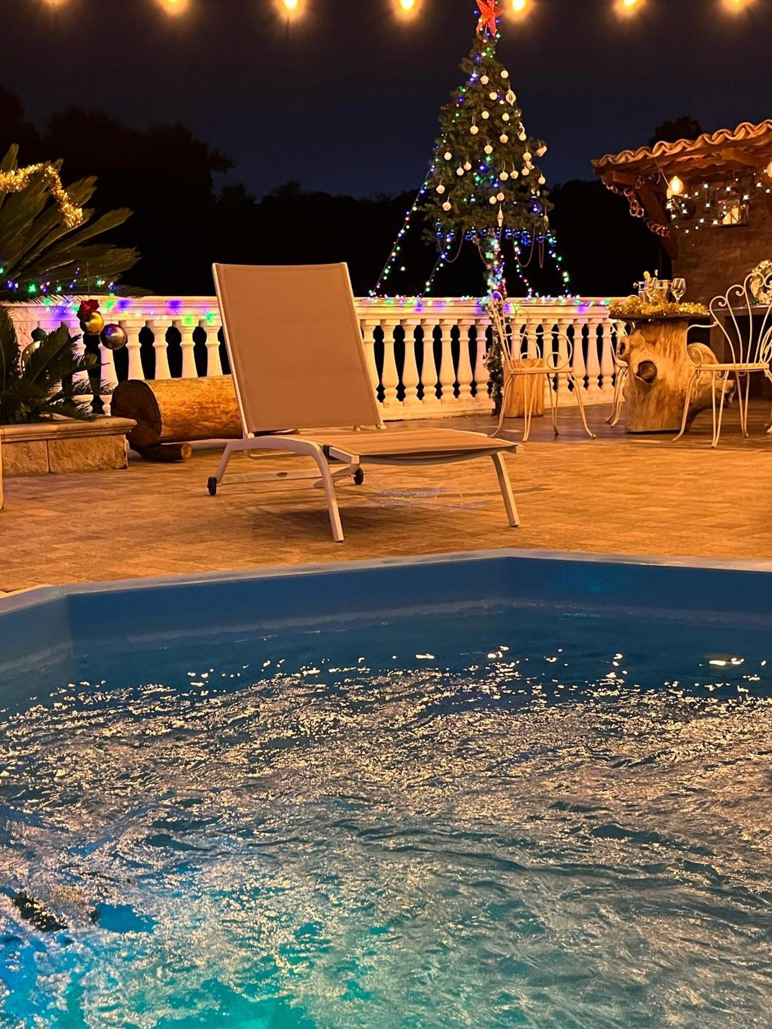 Villa Fiore - Piscina E Idromassaggio อิทริ ภายนอก รูปภาพ